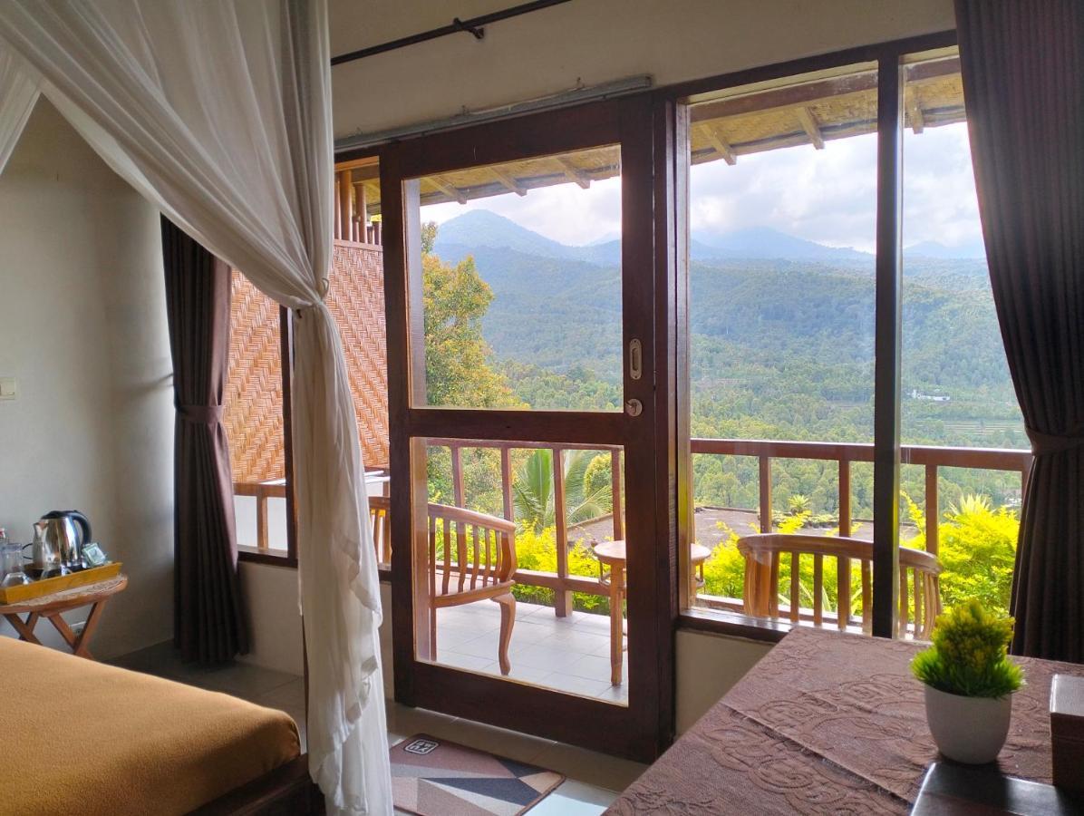 Made Oka And Warung Guest house