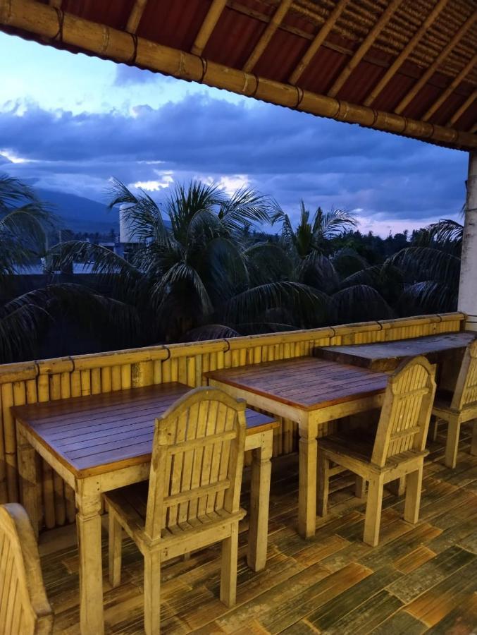 Stop Homestay, Rooftop Restaurant And Bar 2*