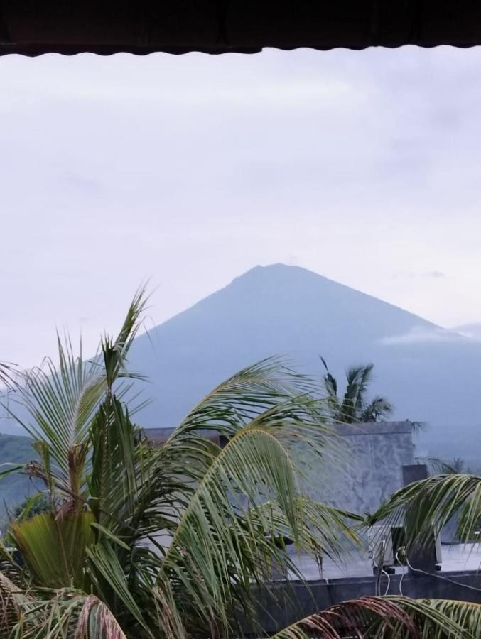 Stop Homestay, Rooftop Restaurant And Bar