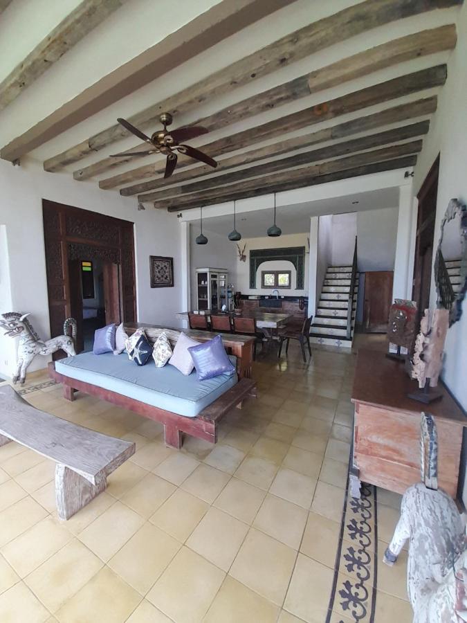 Life In Guest house