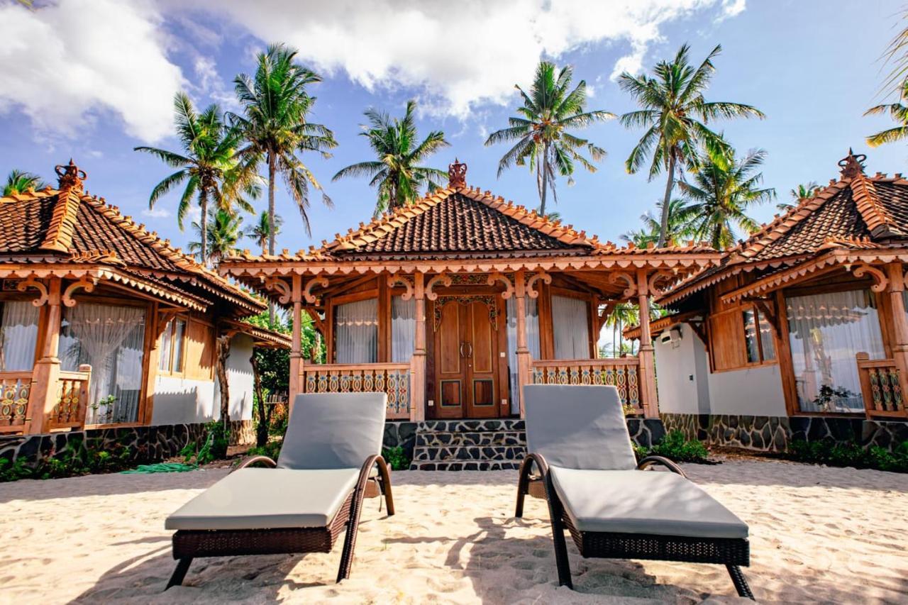 Blue Harbor Beachfront & Resto Hotel 4*