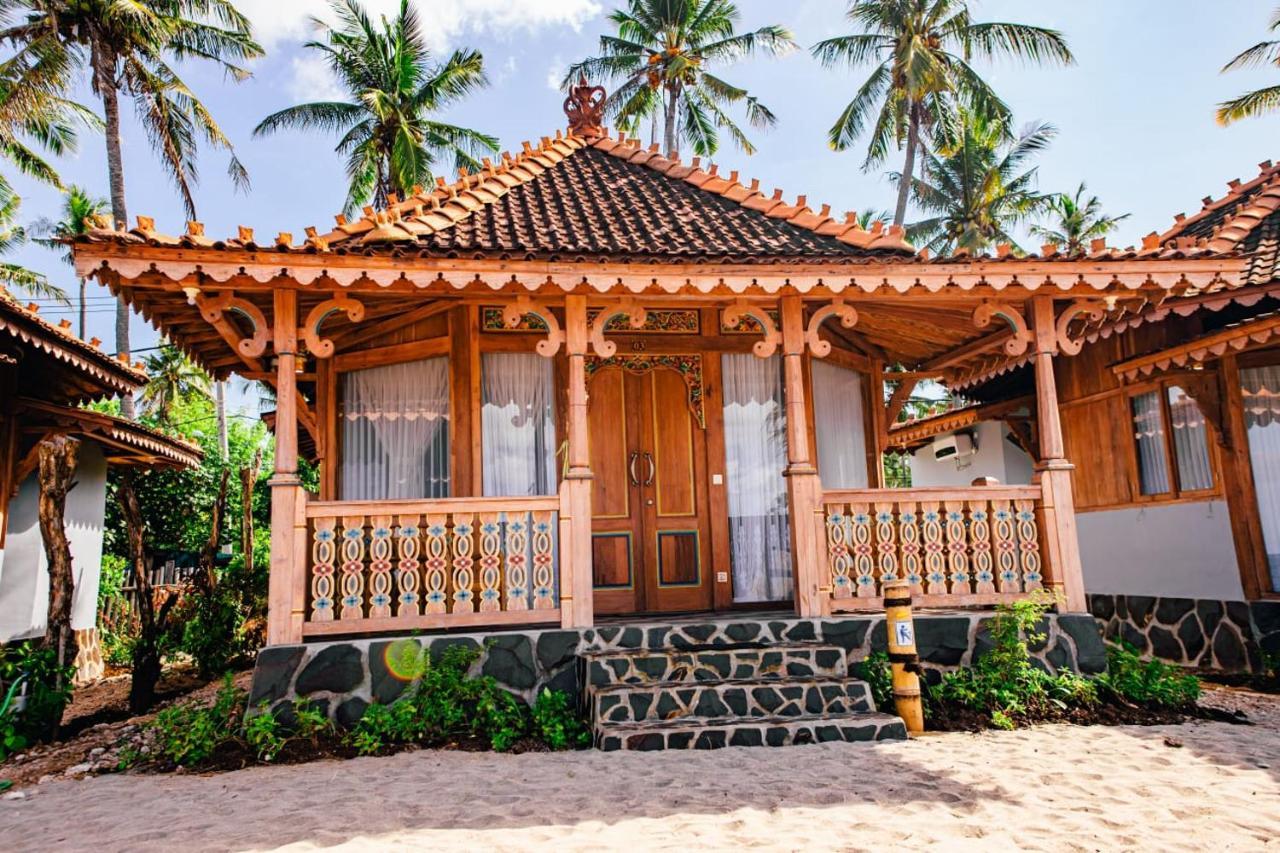 Hotel Blue Harbor Beachfront & Resto