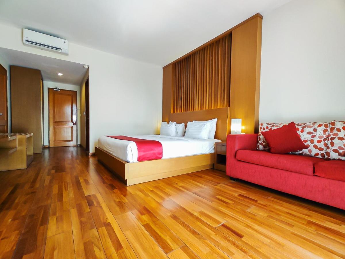 Square Hotel