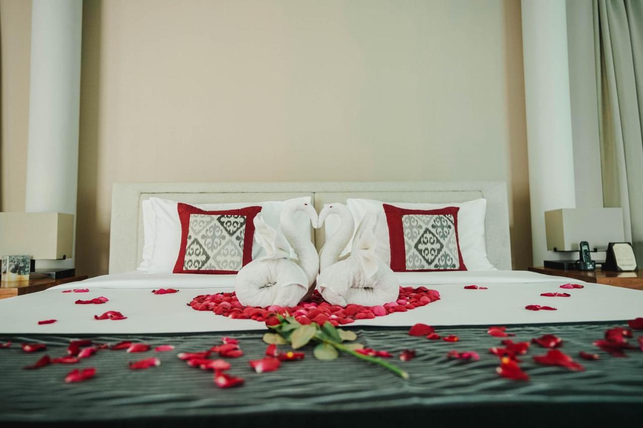 Javana Royal Villa *