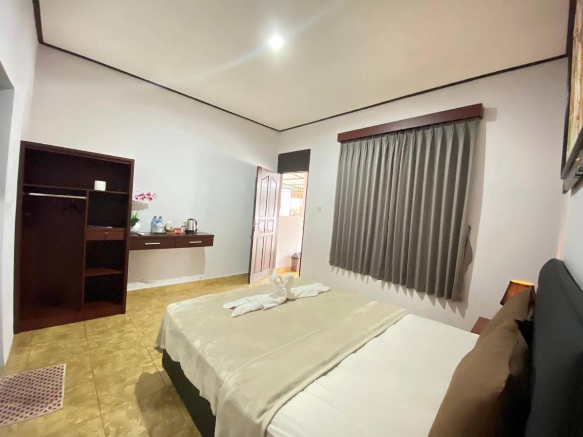 Homestay Padang-padang Sari *