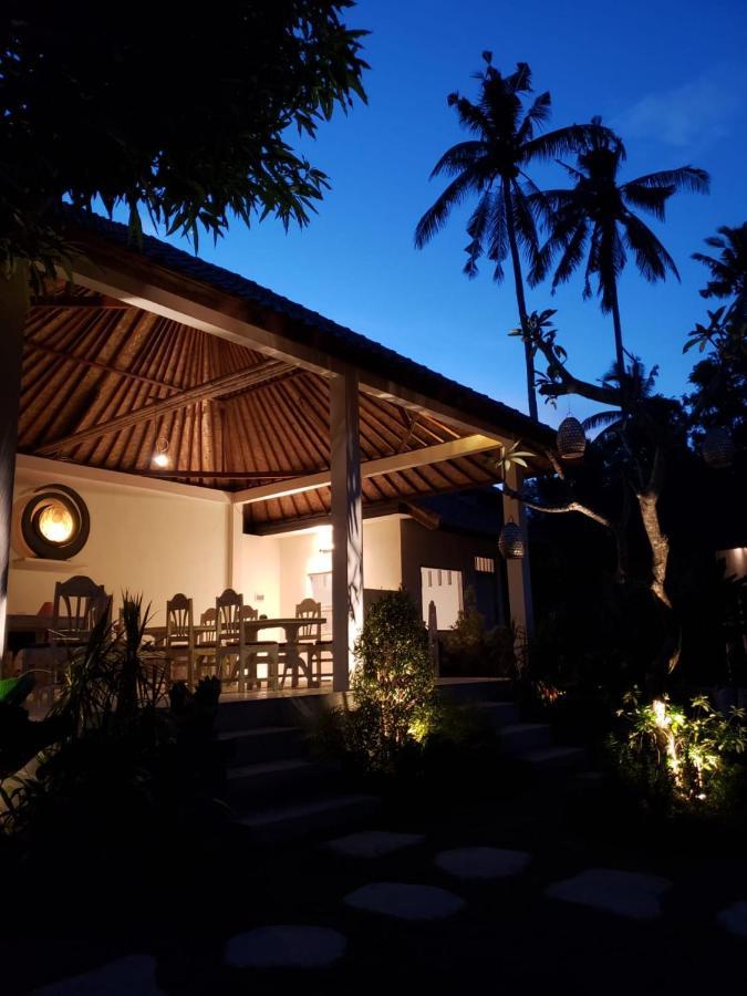Guest house Utama Front