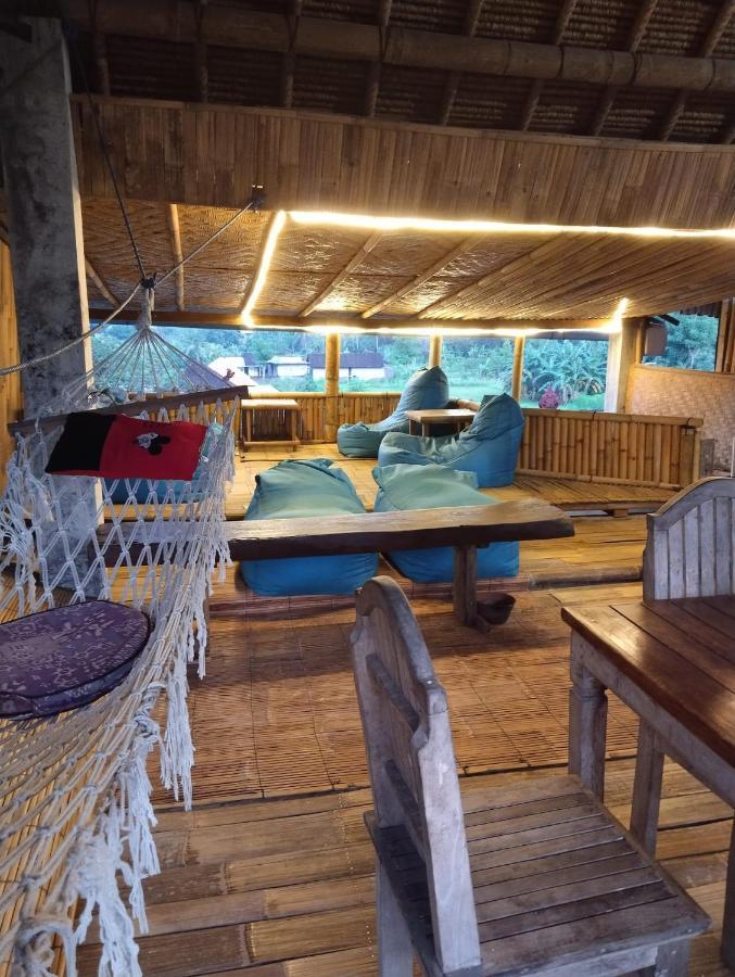 Stop Homestay, Rooftop Restaurant And Bar Wisma tamu Amed (Bali)