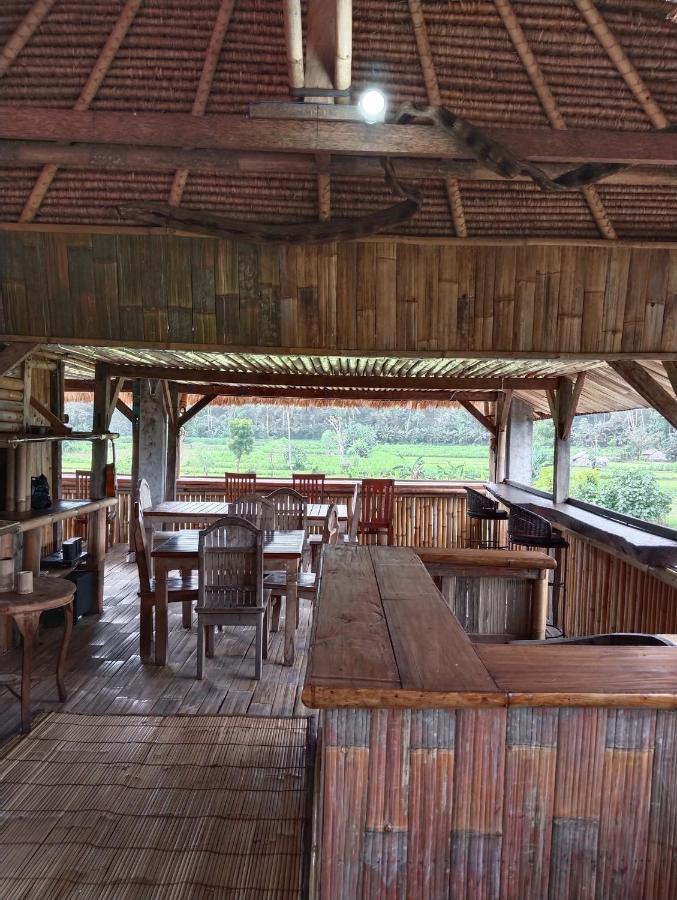 Wisma tamu Stop Homestay, Rooftop Restaurant And Bar 2*