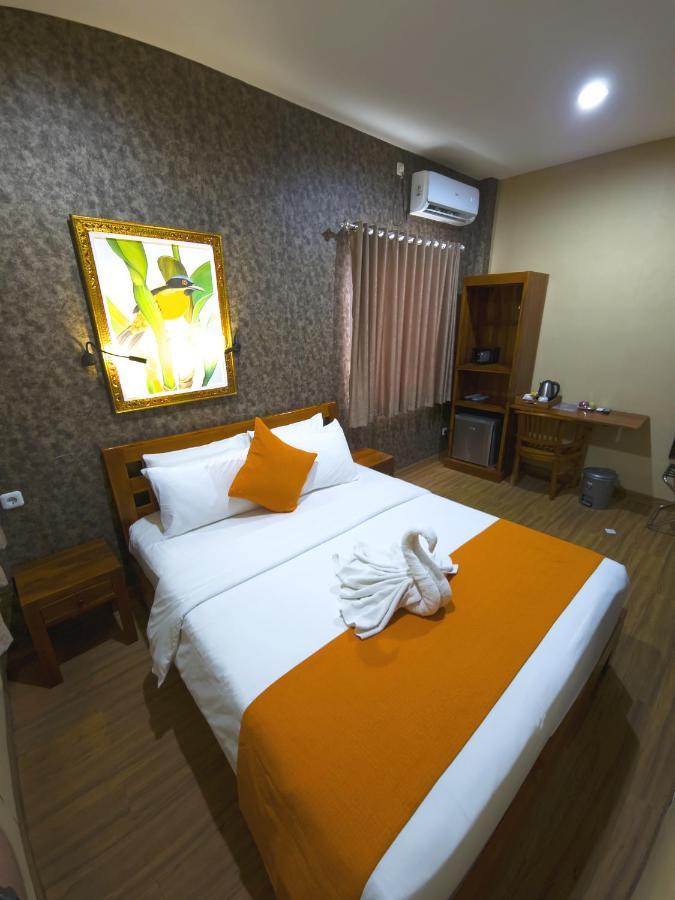 Kent House 3*