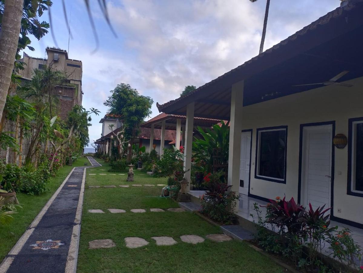 Utama Front Candi Dasa (Bali)
