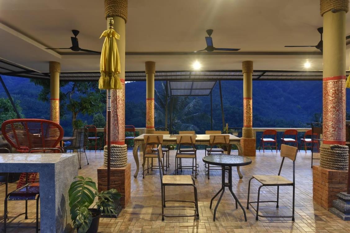 Ling & Louie's Mountain Chalet