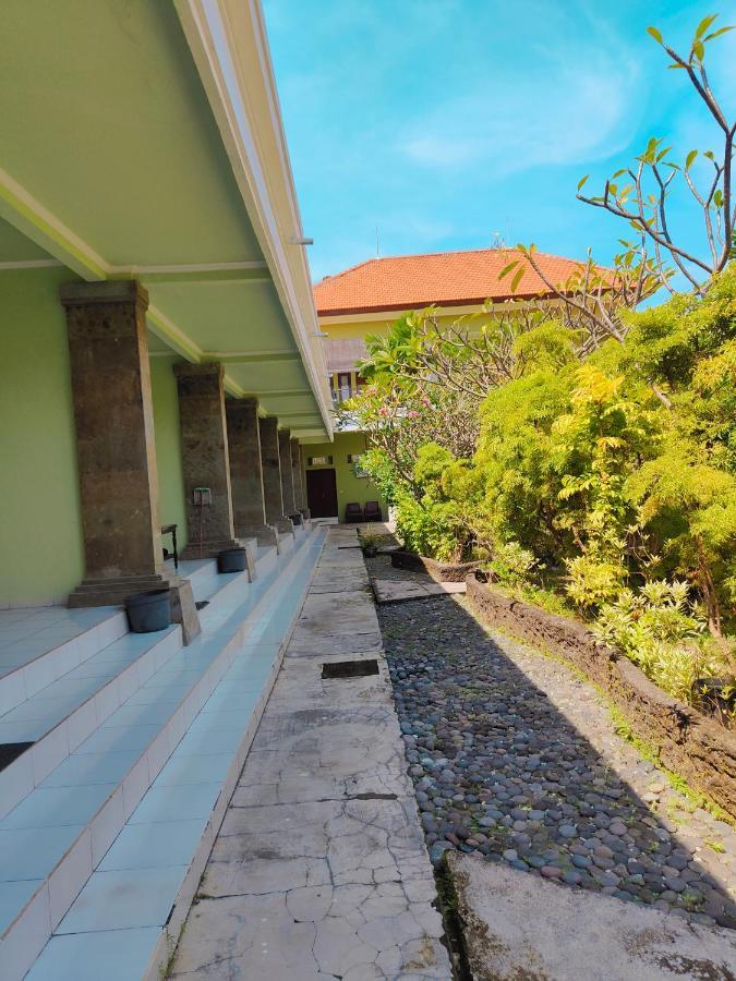 Hotel Berlian Kuta 2*