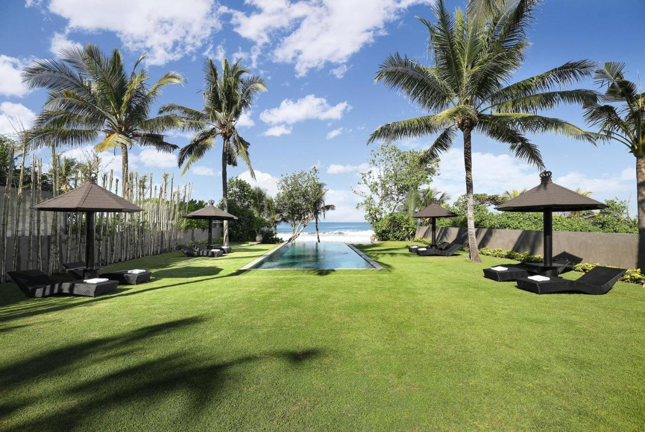 Black - Absolute Beachfront Guest house