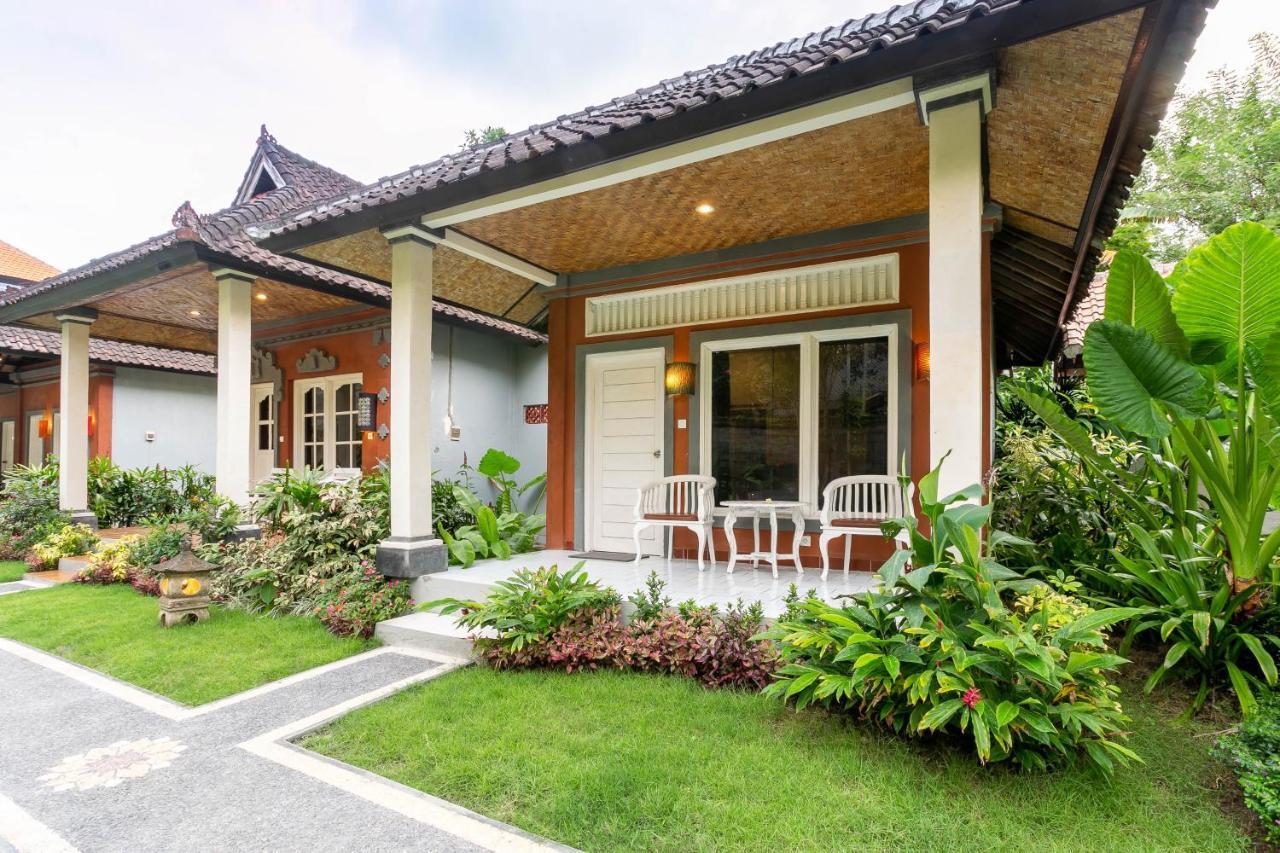 Utama Front Wisma tamu Candi Dasa (Bali)