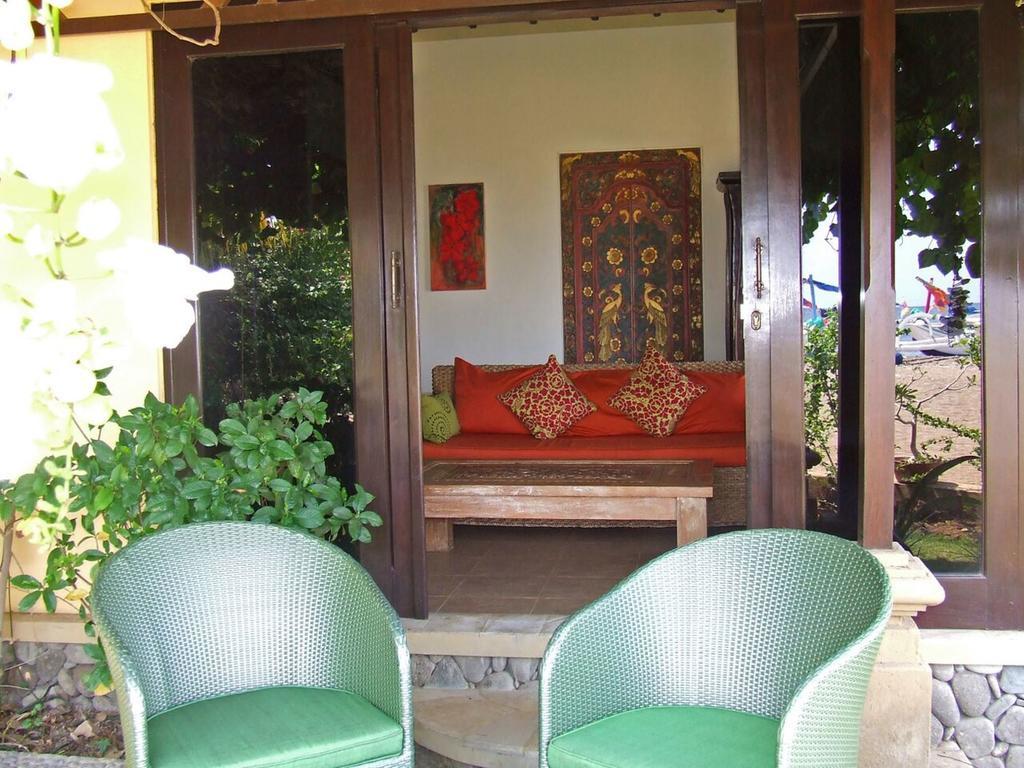 Life In Guest house