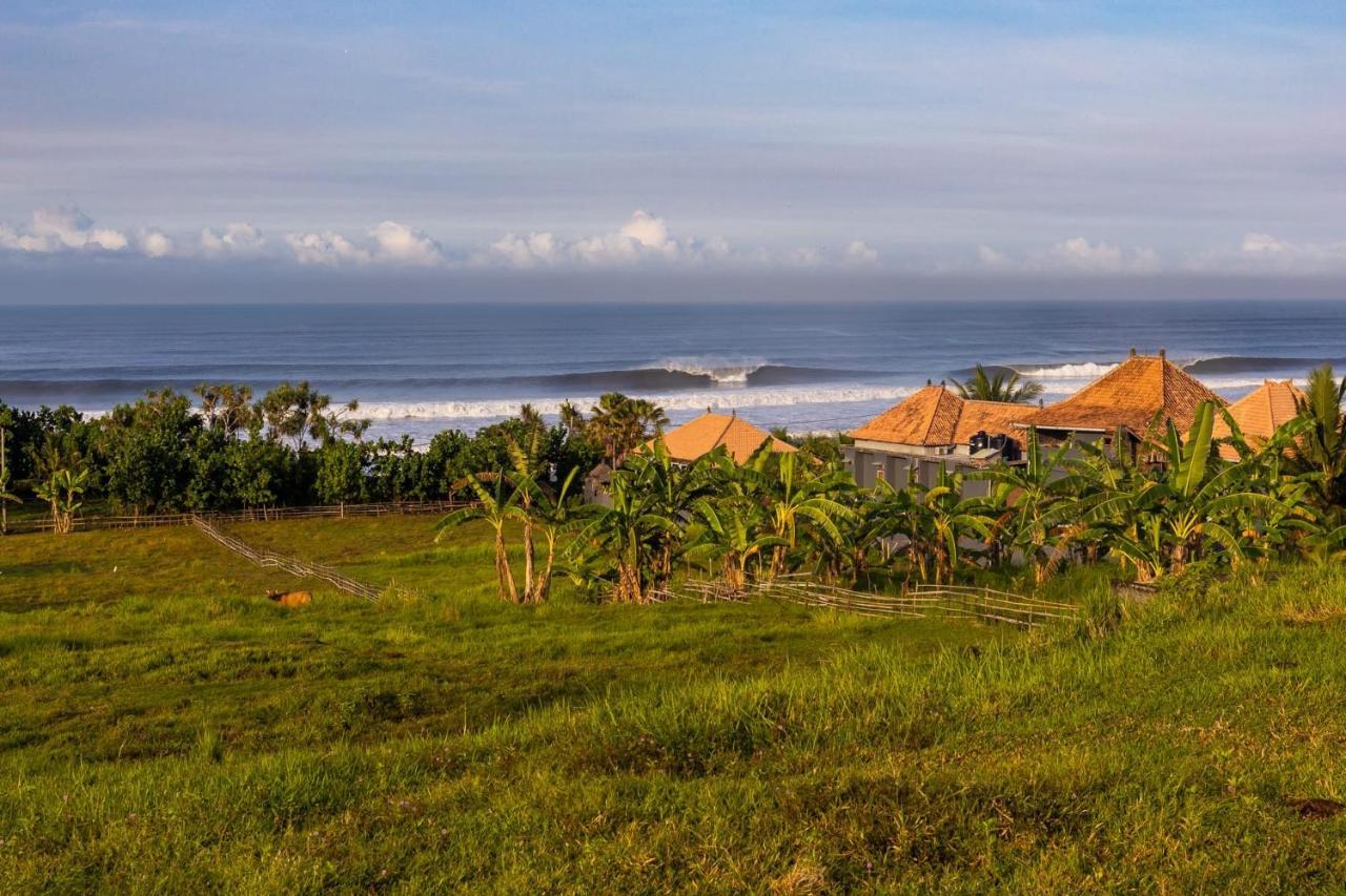 Medewi Secret Surfcamp 2*