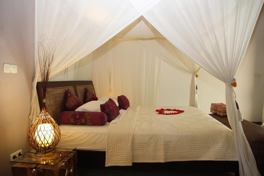 Cili Emas Oceanside Resort