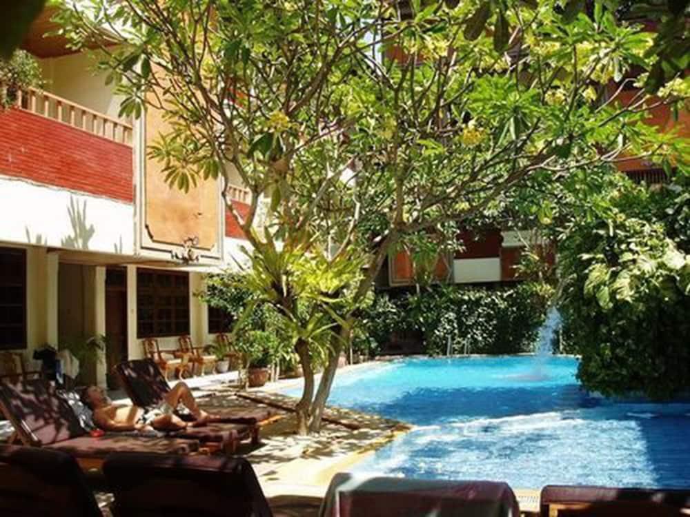 Green Garden Hotel