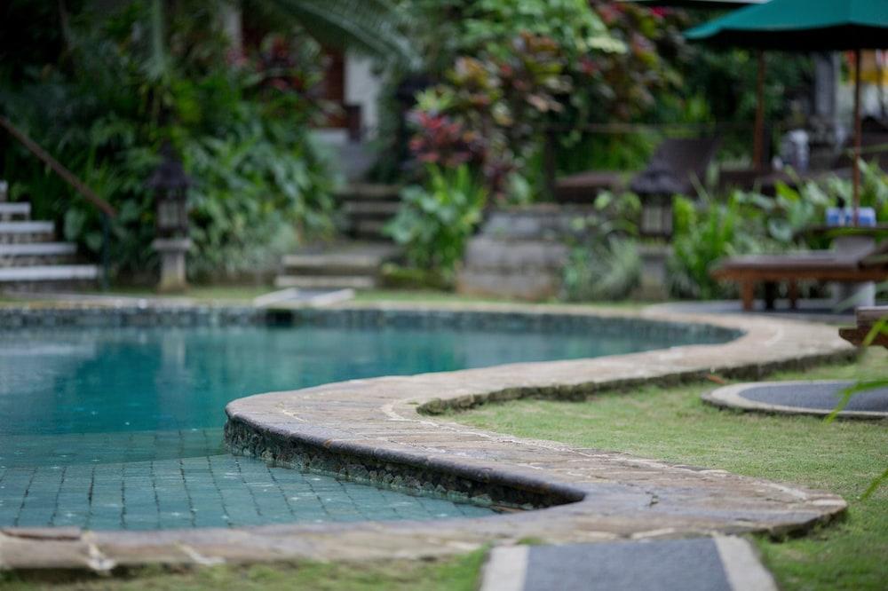 Alam Sari Keliki & Hotel 3*