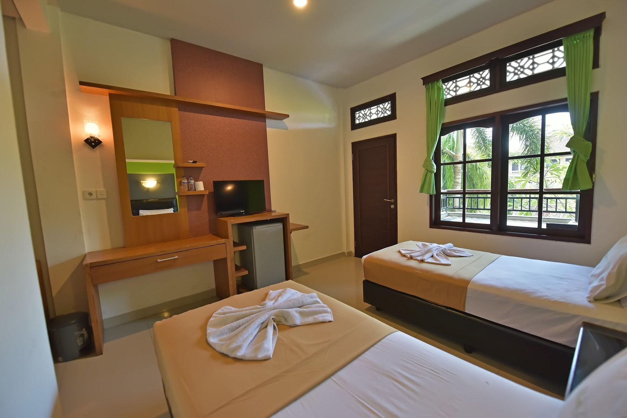 Hotel Sandat Kuta 3*