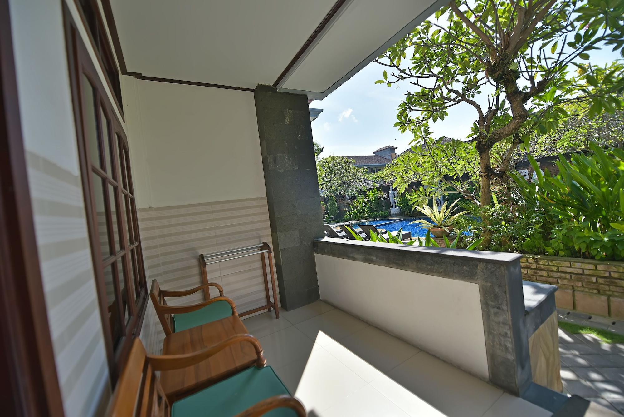 Sandat Kuta Hotel 3*