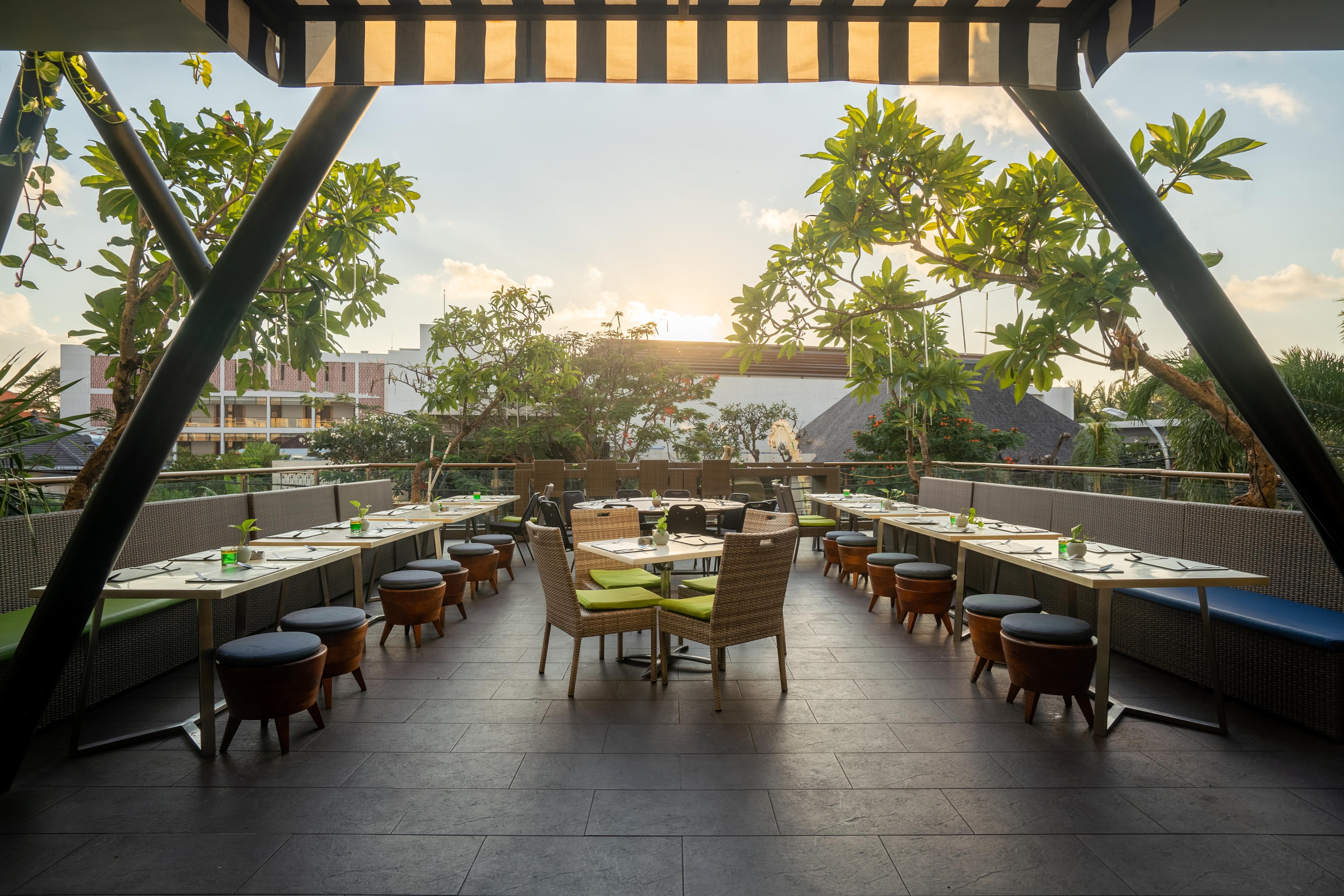 Hotel Eden Kuta Bali 4*