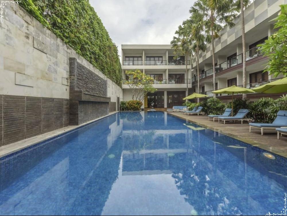 Dekuta Kuta (Bali)