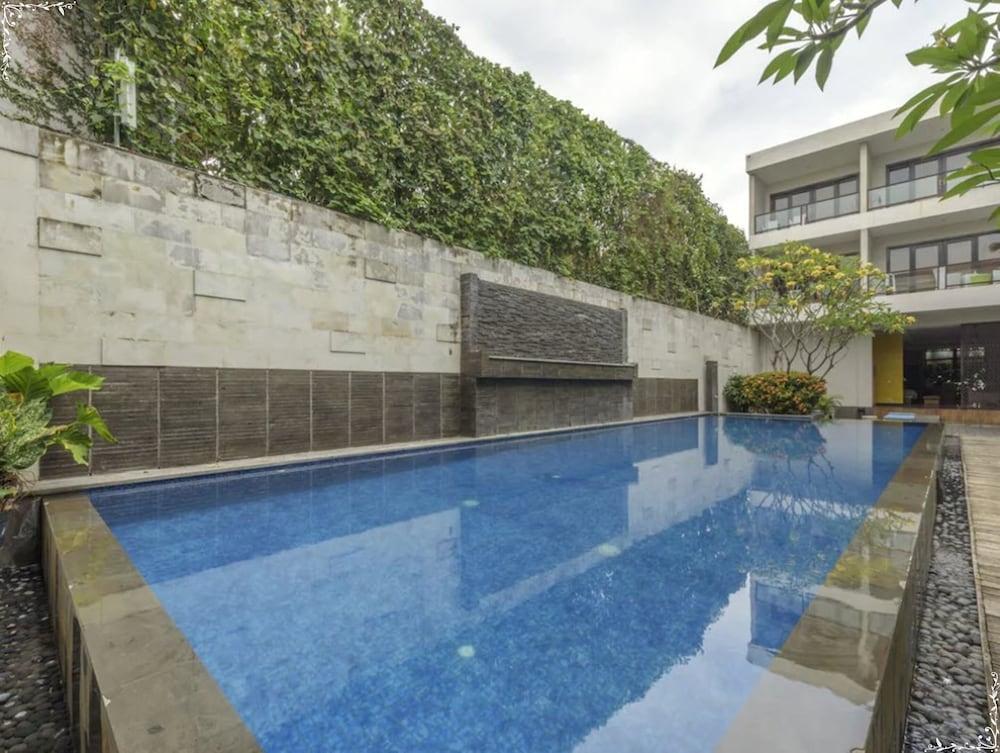 Hotel Dekuta 3*