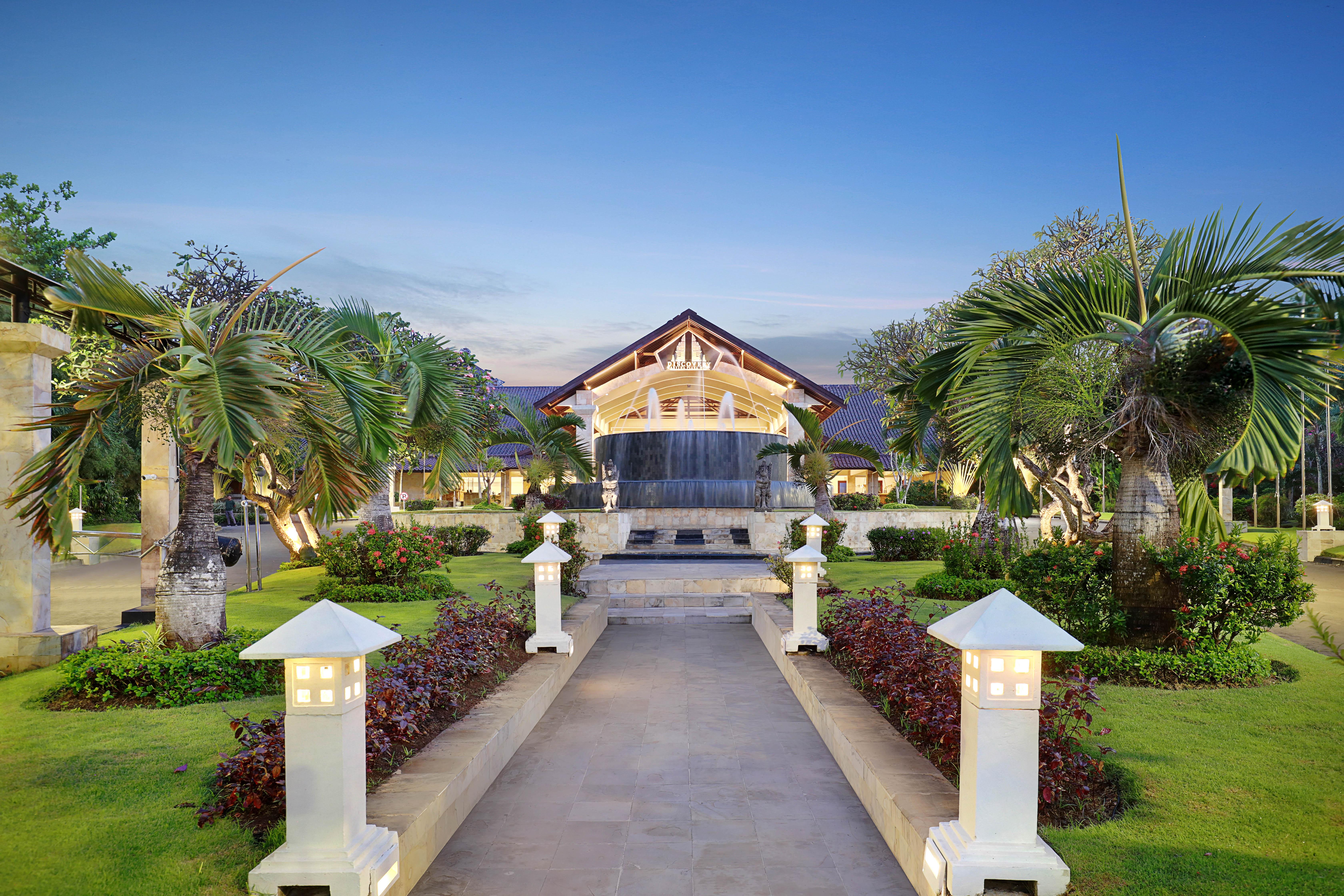 Resort Discovery Kartika Plaza