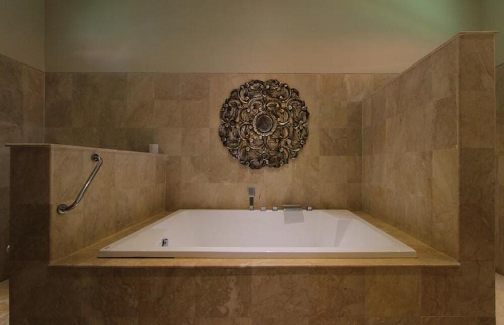 Amarta Retreat By Nakula Resort 4*