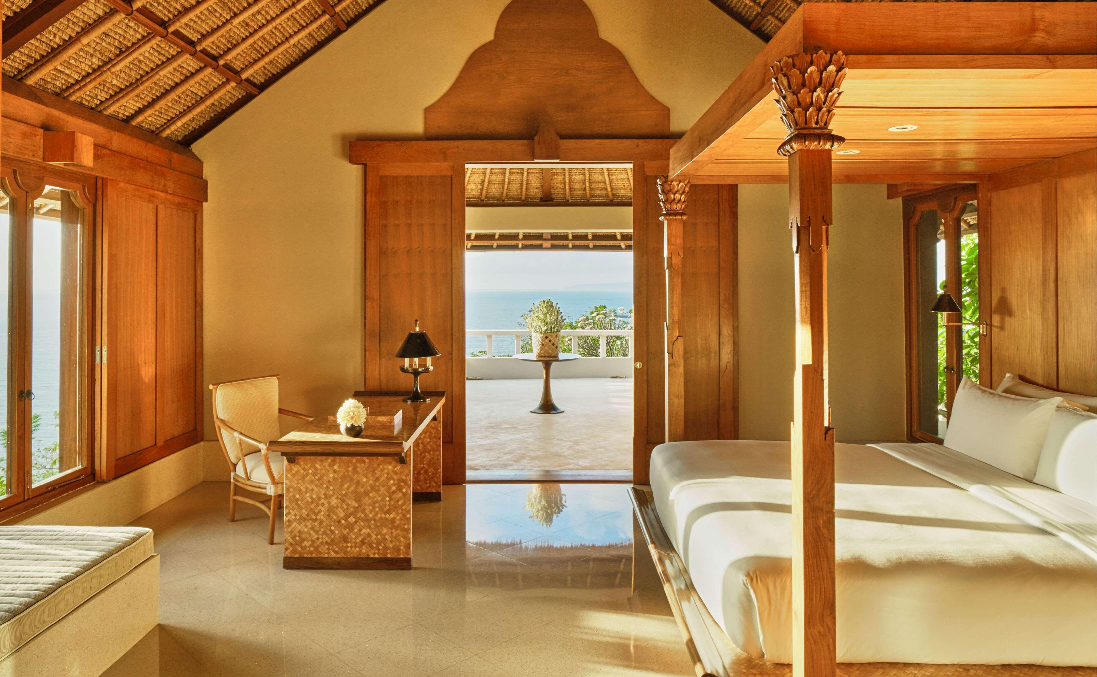 Hotel Amankila 5*