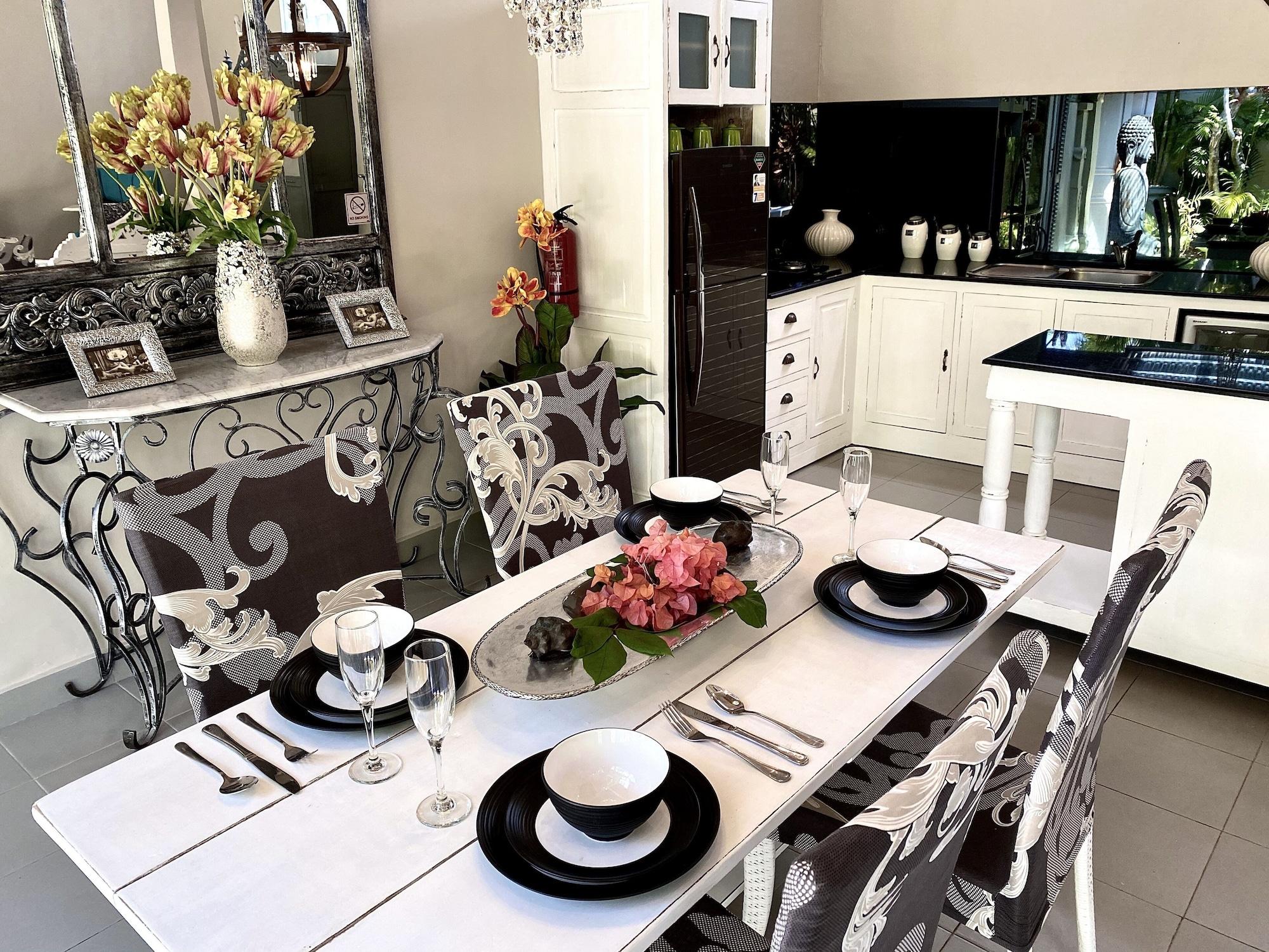 Frangipani Villa Seminyak *