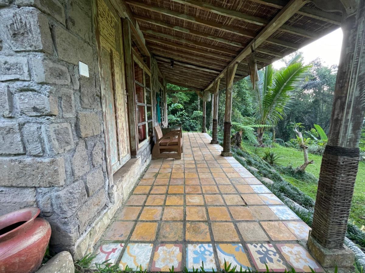 Oemah Tepi Sawah Lodge