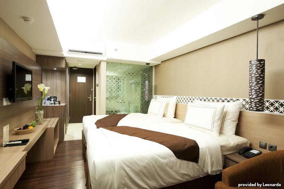 Ramada By Wyndham Bali Sunset Road Kuta 4*