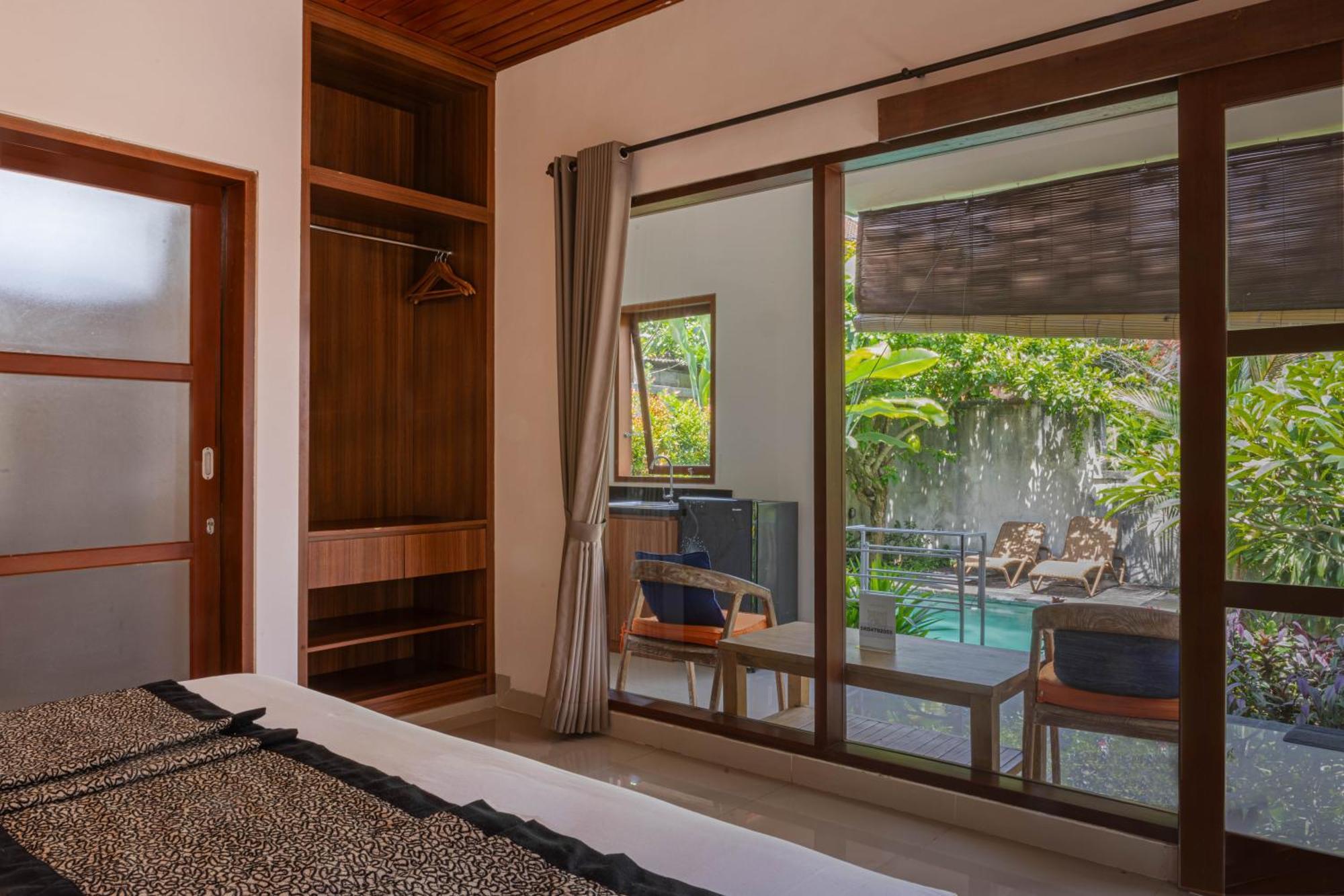 Sari Bamboo Villa *