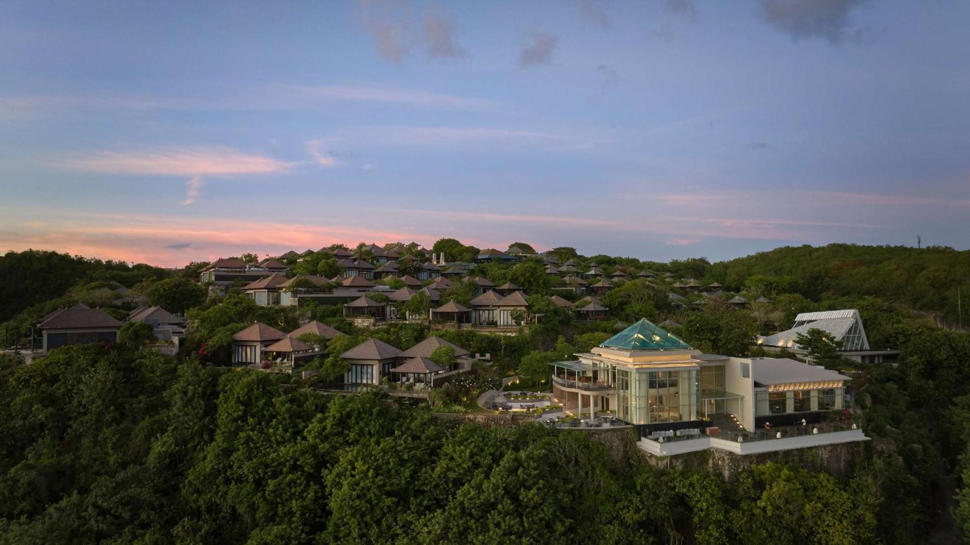 Umana Bali, Lxr & By Hilton