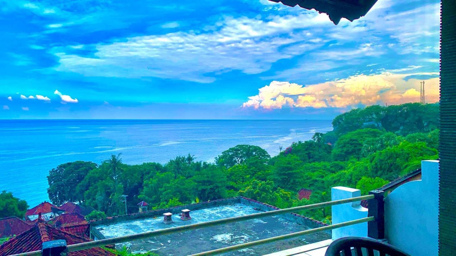 Titi Sedana * Amed (Bali)