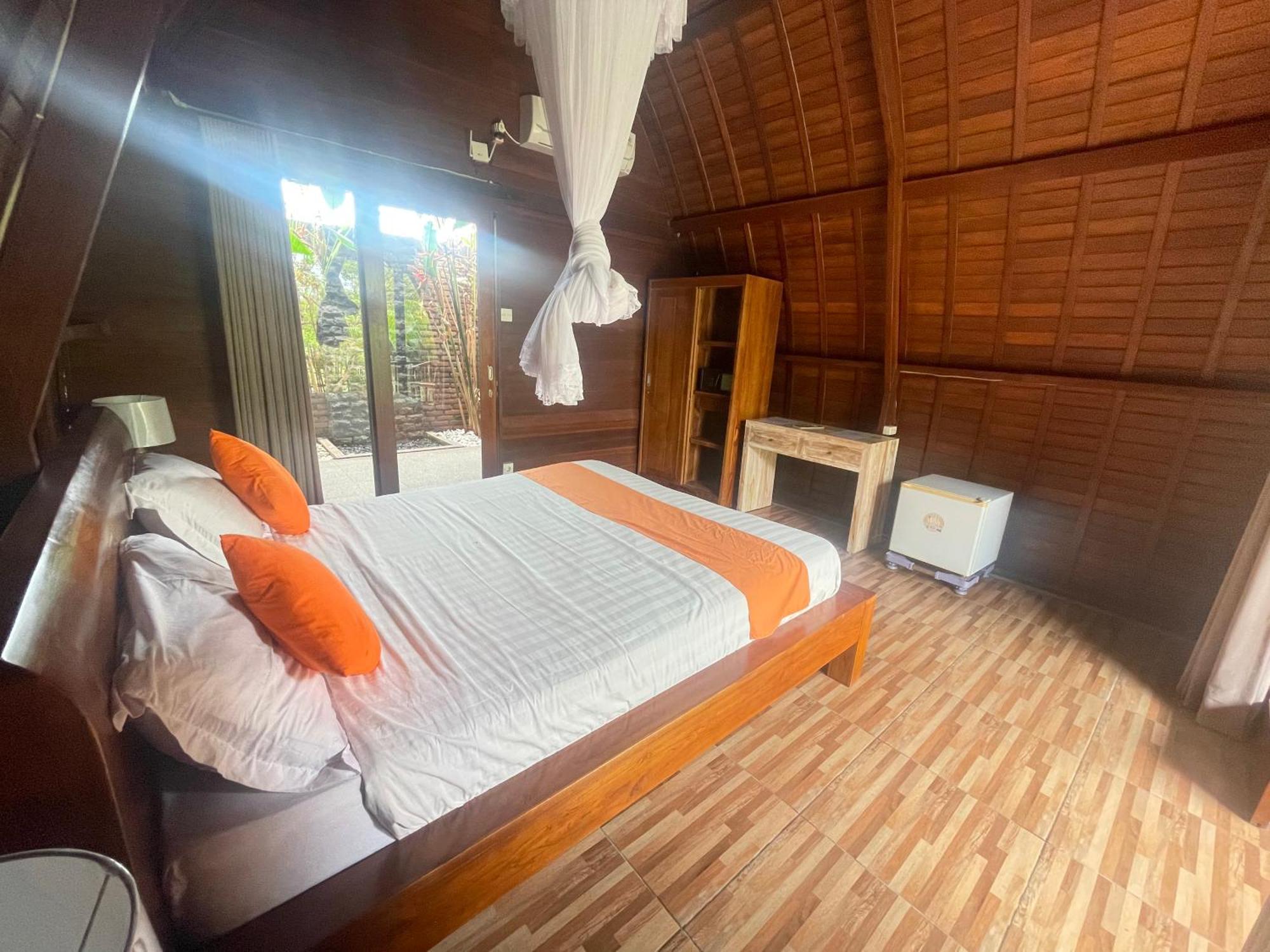 Orange Balangan Jimbaran (Bali)