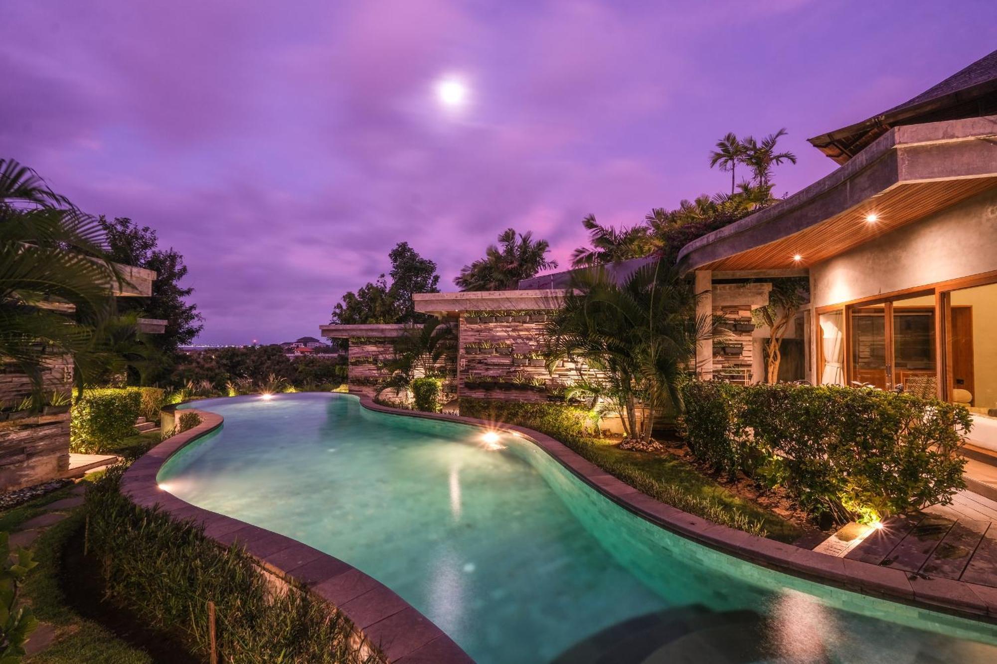 The Elementum 3* Uluwatu (Bali)