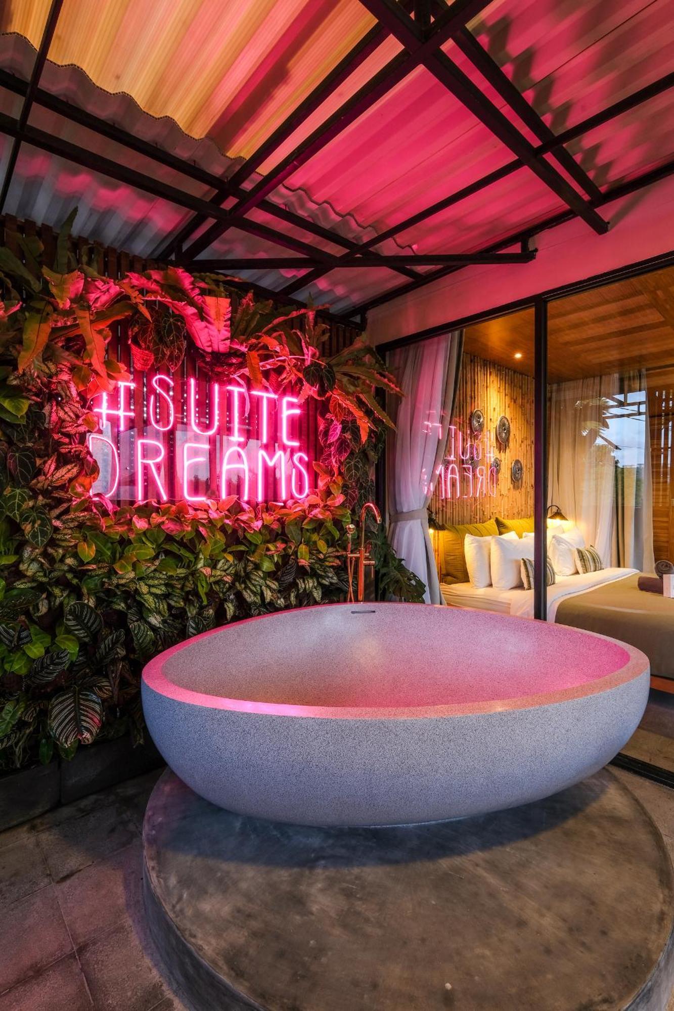 The Elementum Hotel Uluwatu (Bali)