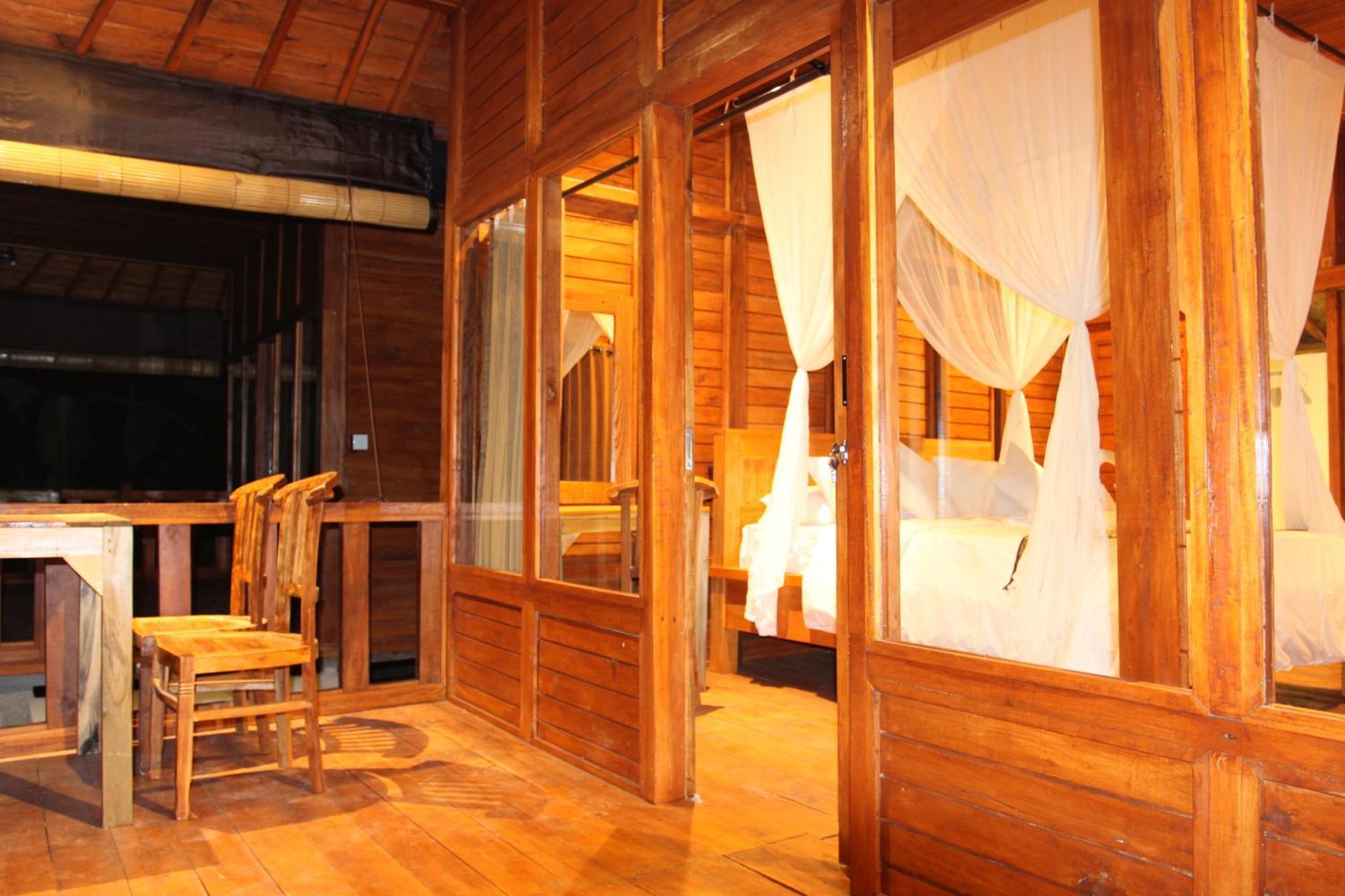 Manuk Dewata Guest house *