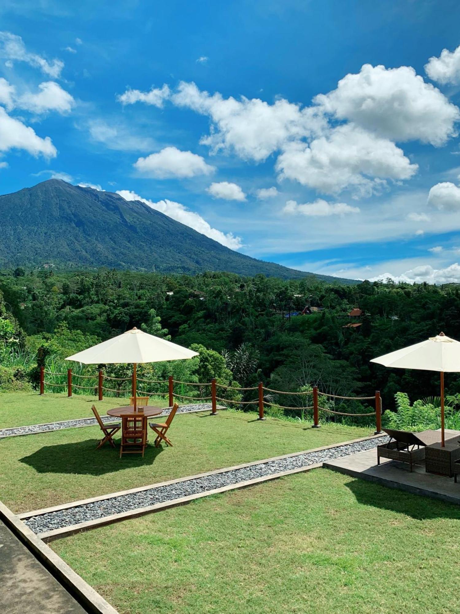 Guest house & Besakih