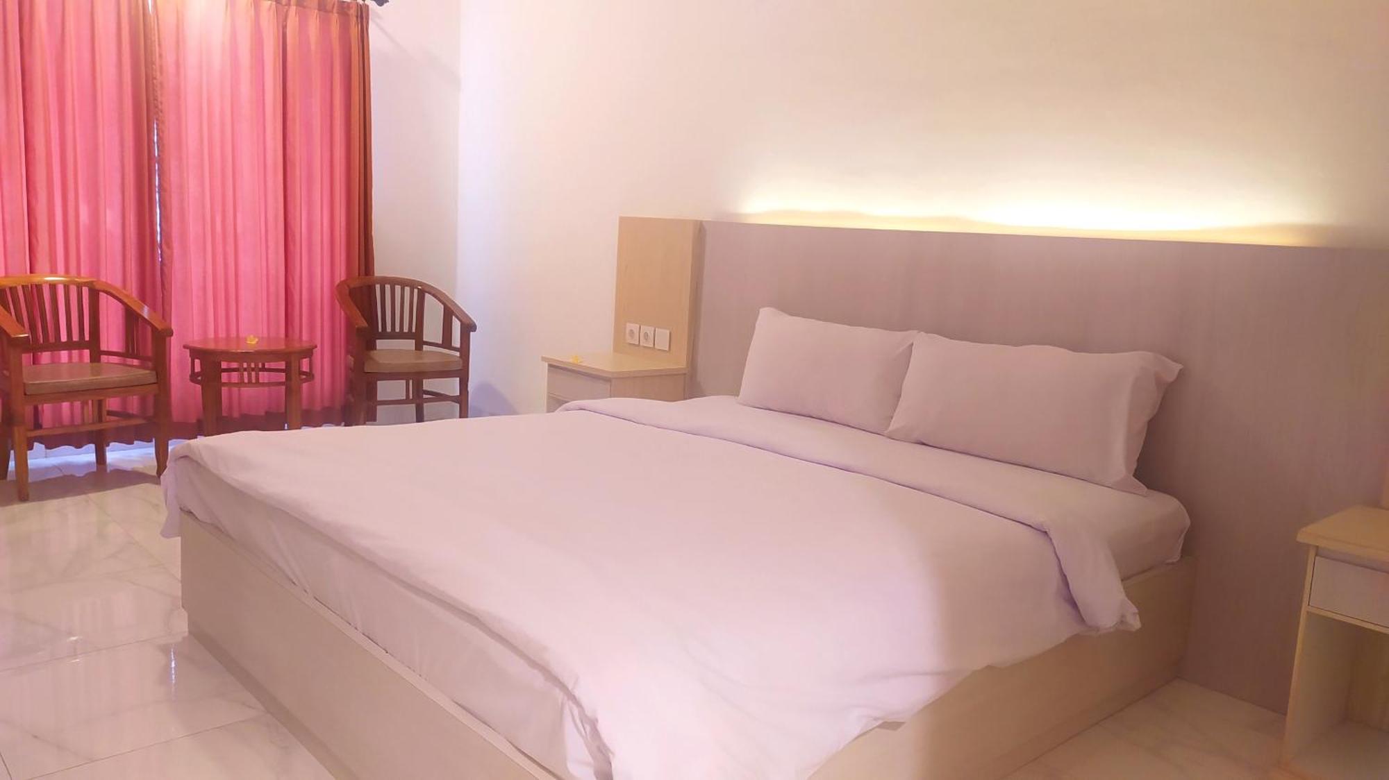 Puri 3* Lovina (Bali)