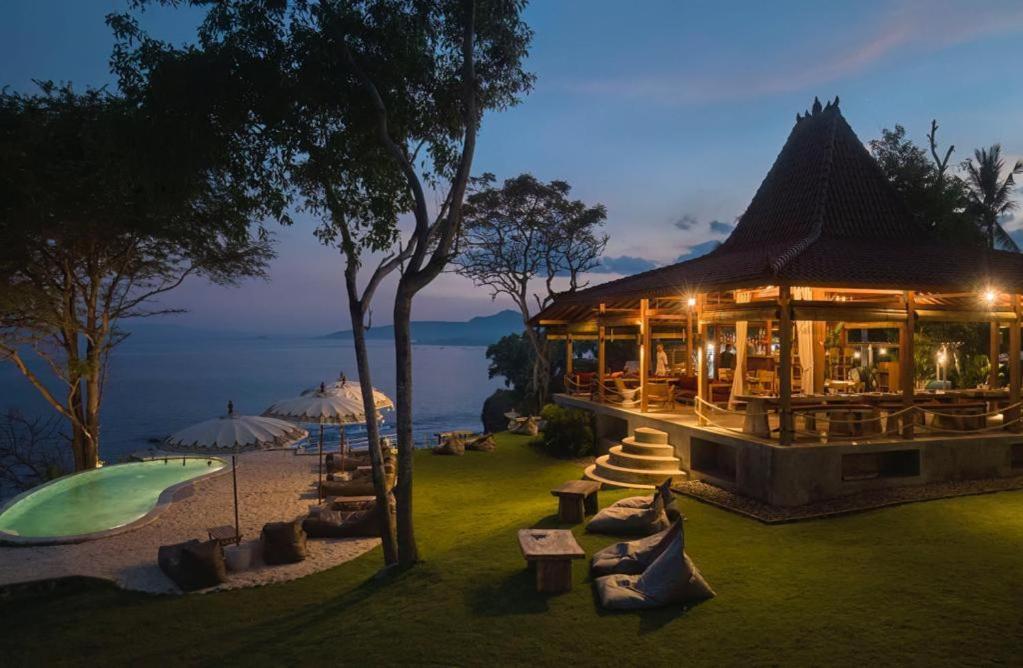 Bali Cliff Glamping Luxury tent