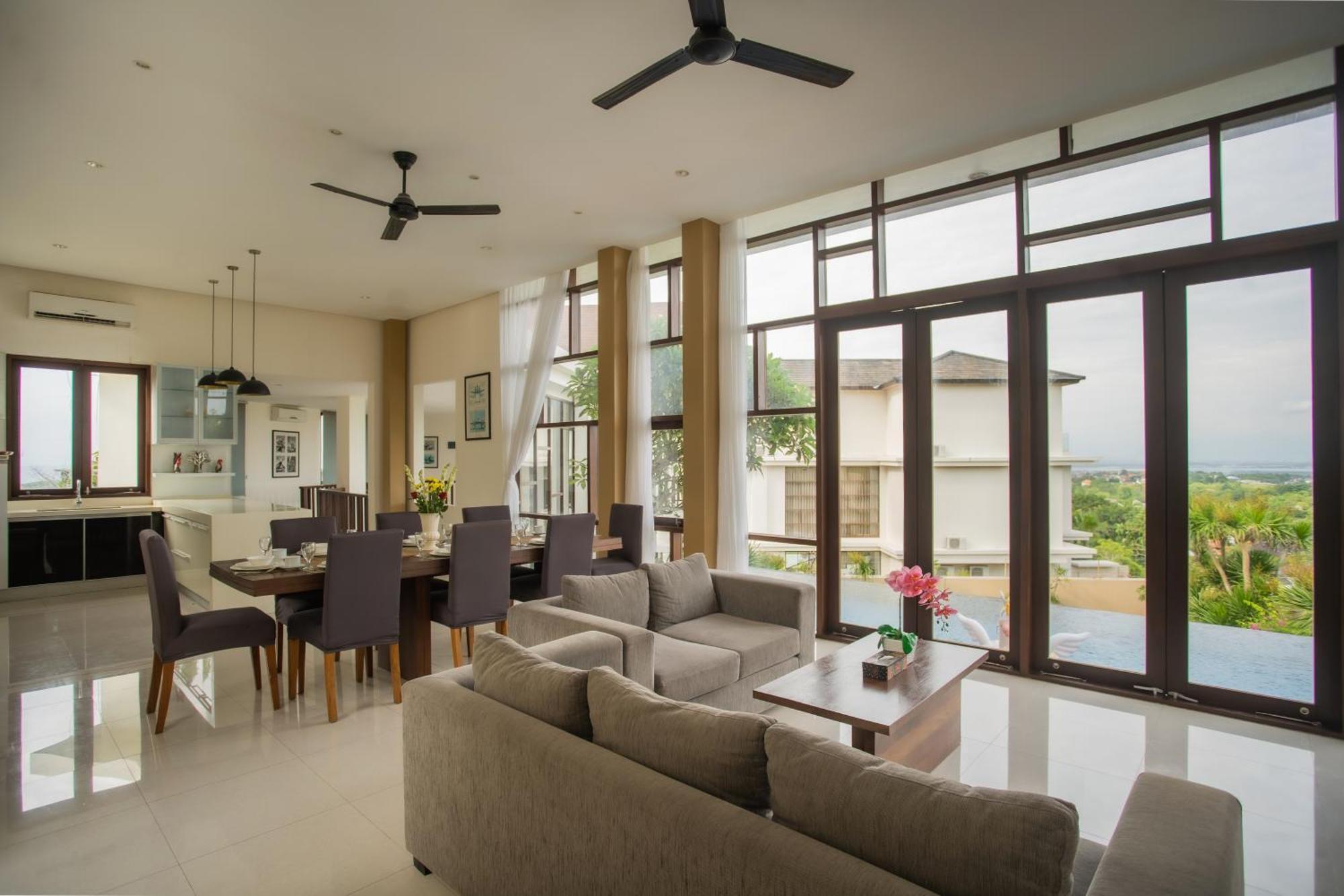 Sea View Villa *