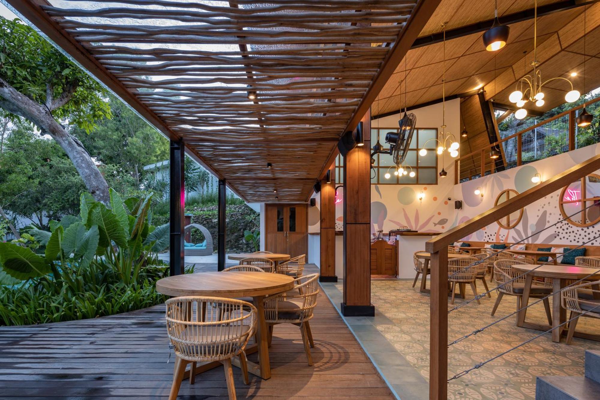 Deep Roots Dive & Yoga 4*