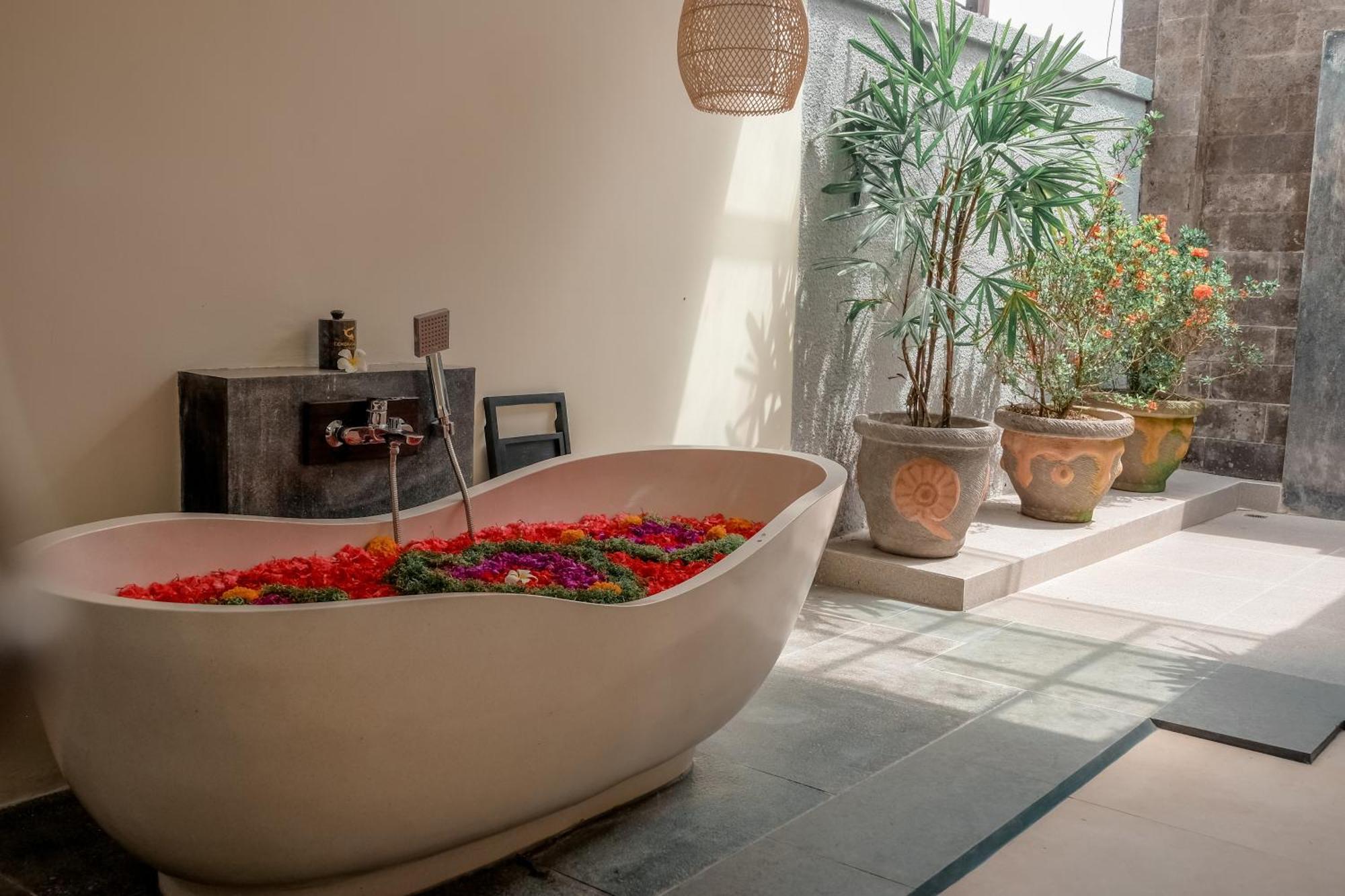 Cendrawasih Ubud Villa *