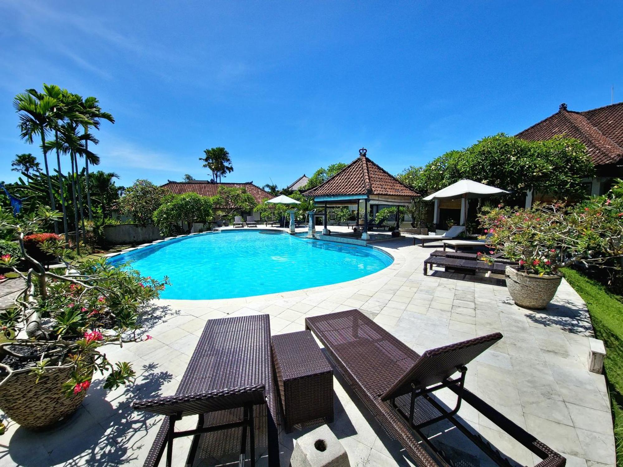 Nipuri And By Kamara Resort 3*