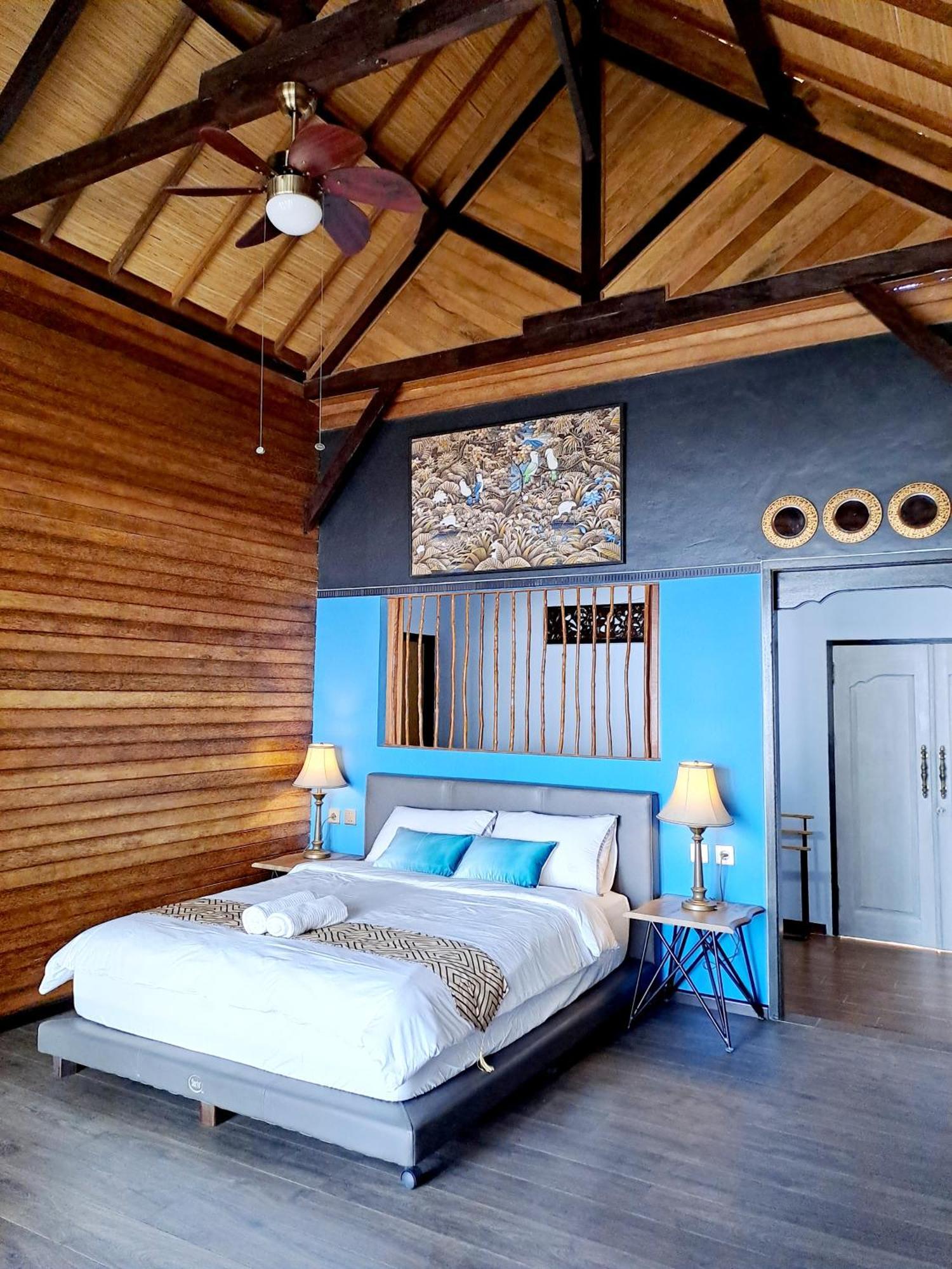 House Penida Toyapakeh