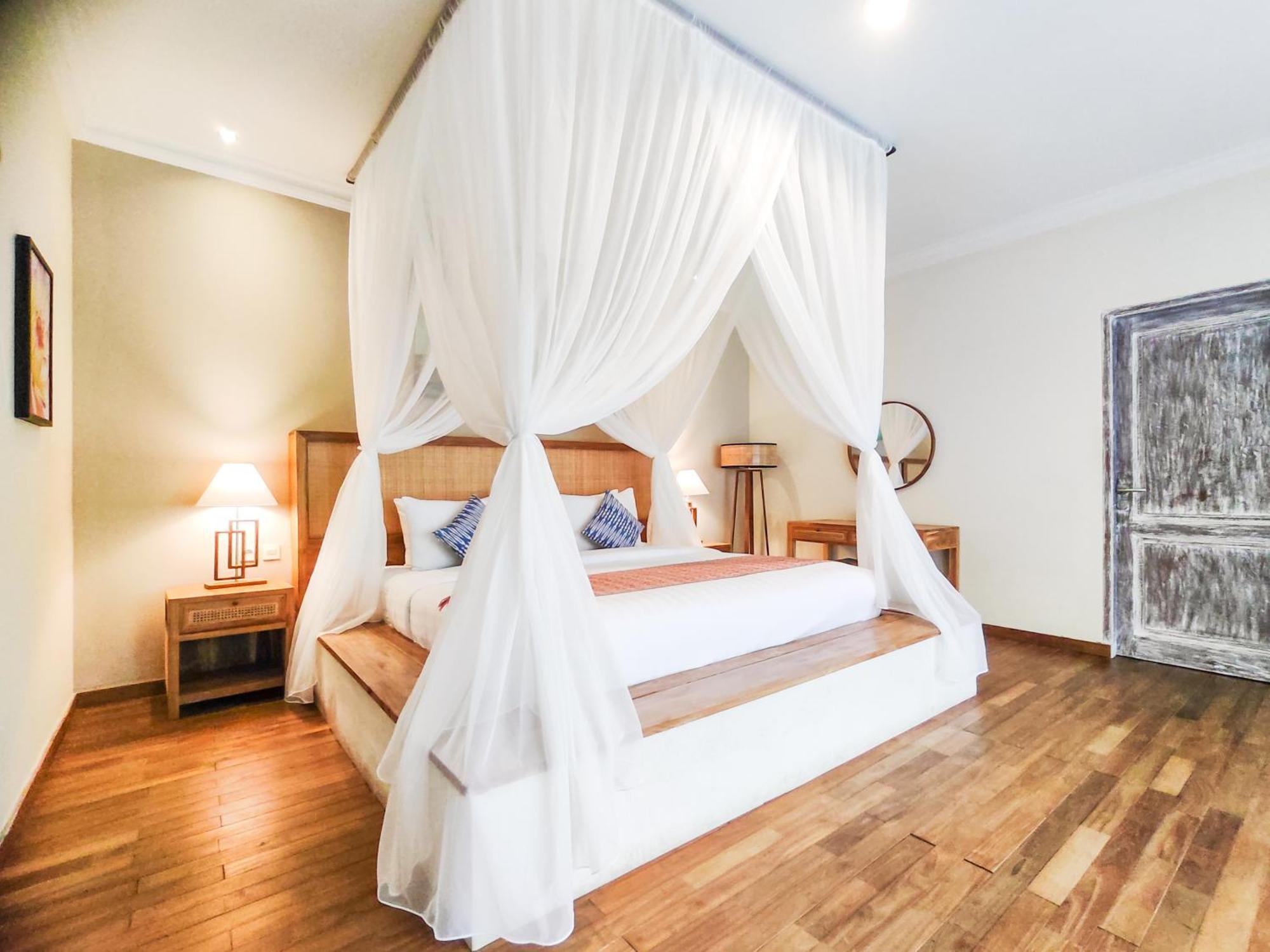 Square Hotel 3*
